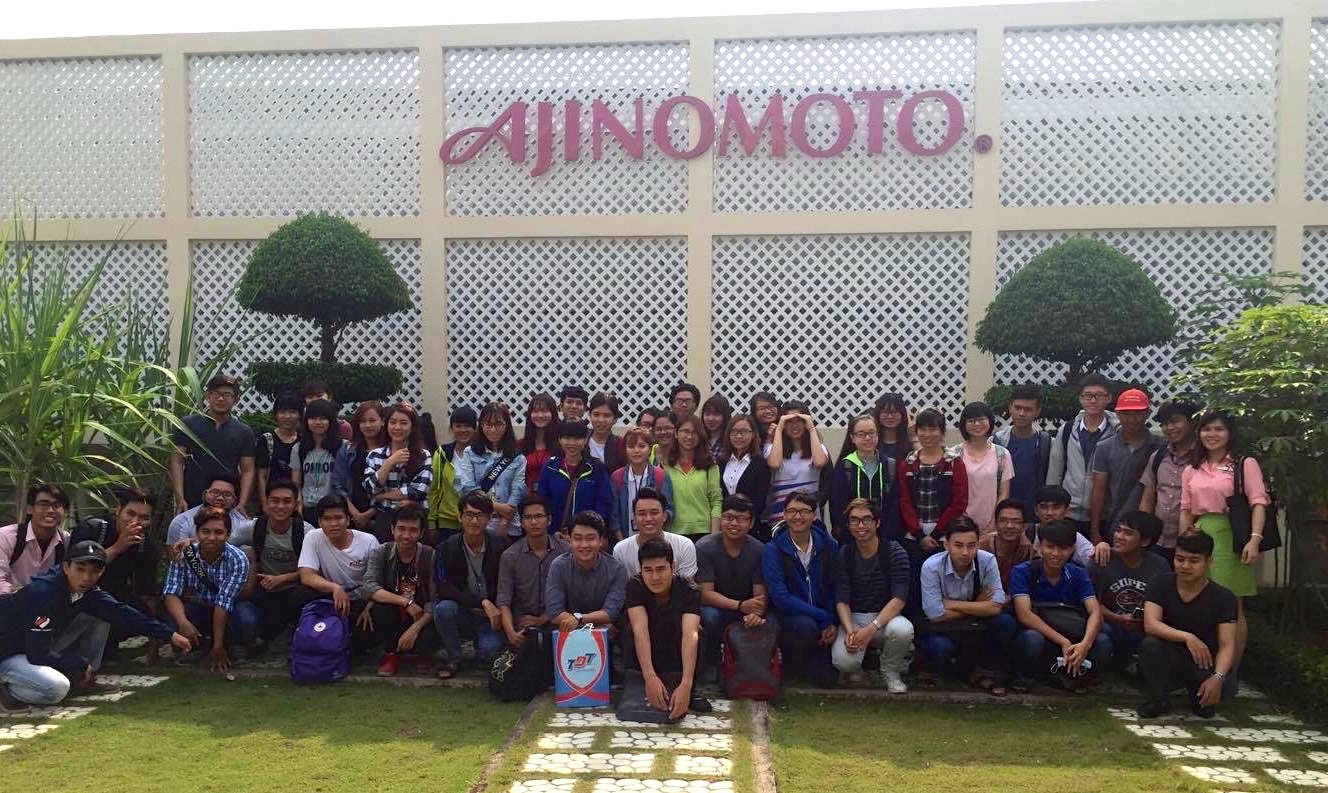 We have took a group photo with teachers and representative of Ajinomoto company to remember the good memories here.