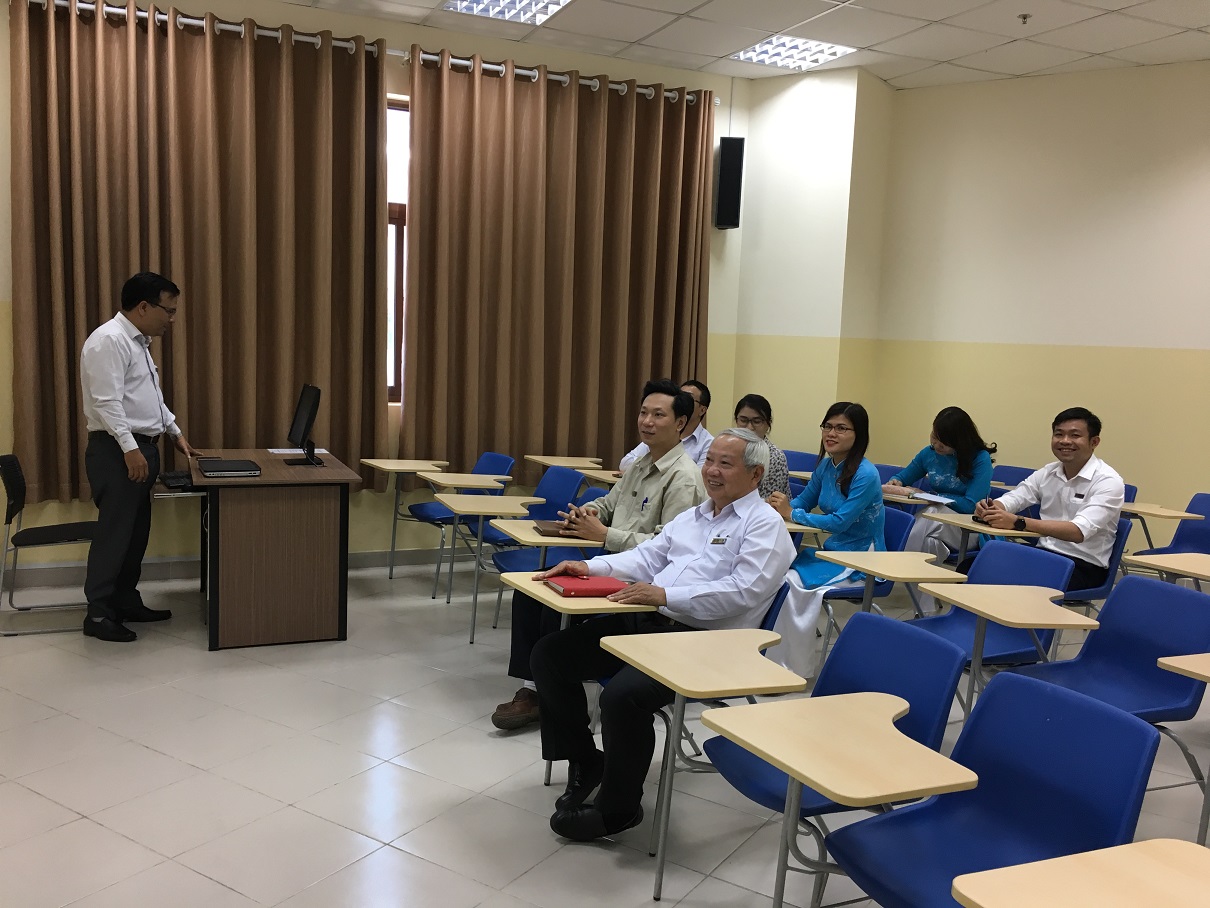 Journal club in February 2017 - “The experiences of designing slides for Principles of Management module”	