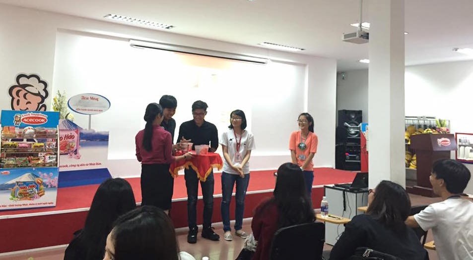 Student participate in mini gameshow called "Couple of Noodle"