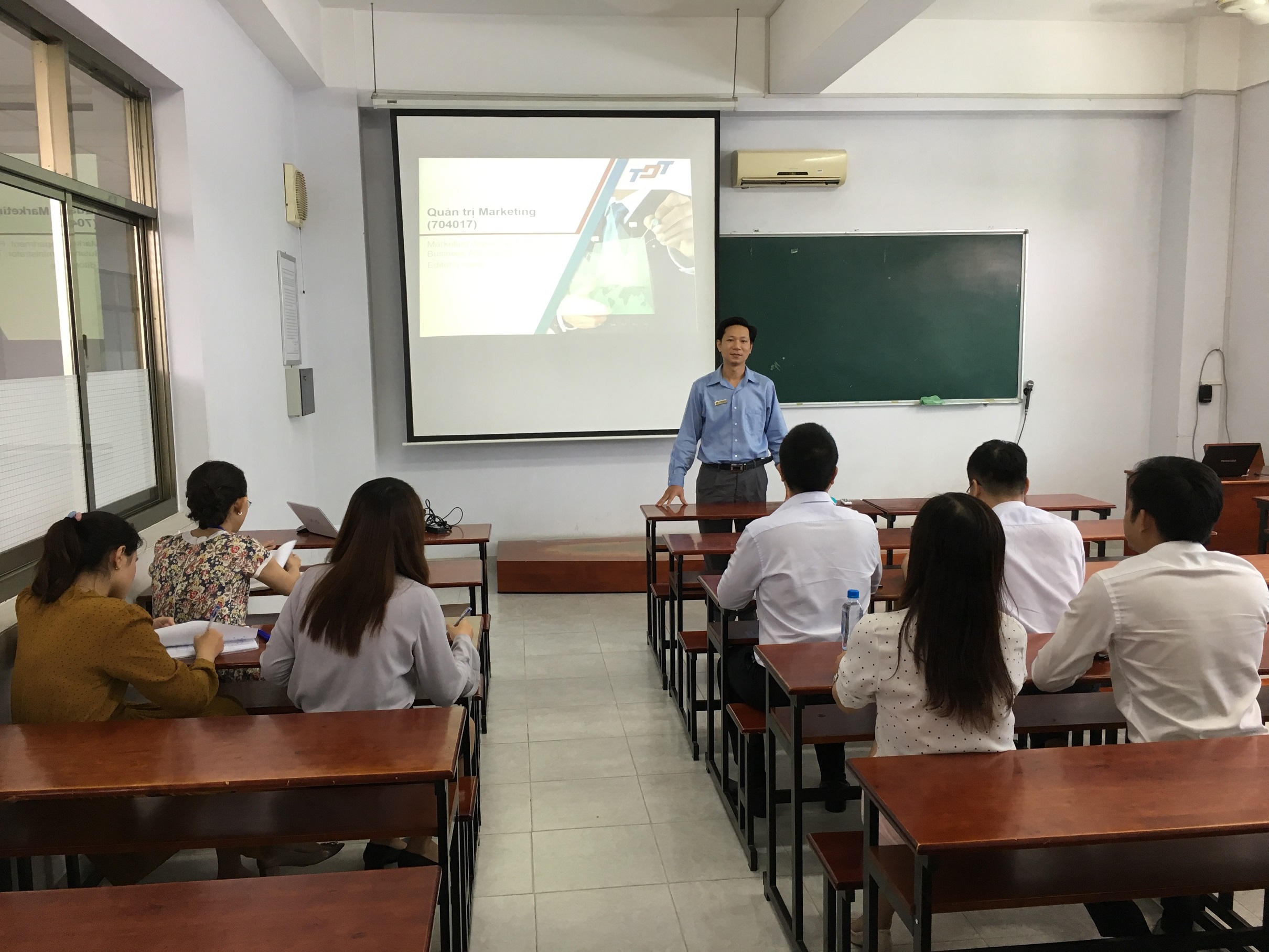 MBA. Anh Bui Ngoc Tuan presented how to build up the outline of module and design teaching materials
