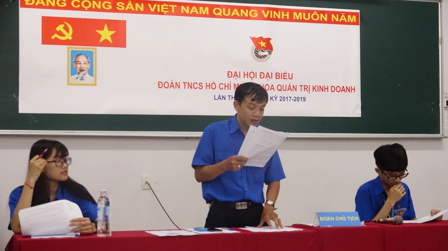 Đồng chí Tăng Khắc Quý – Đại diện Đoàn chủ tịch báo cáo tính hình hoạt động nhiệm kỳ 2014-2017