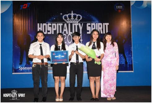 Nhóm Random nhận giải quán quân Champion của cuộc thi