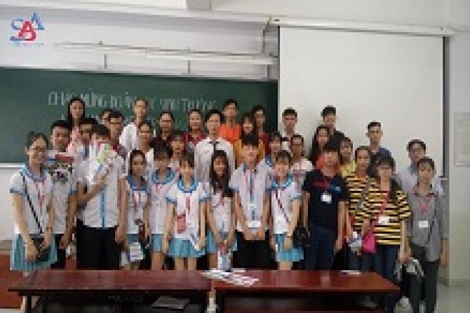 Hành trình Trải nghiệm 24h Sinh viên Tập sự ngày 28/5