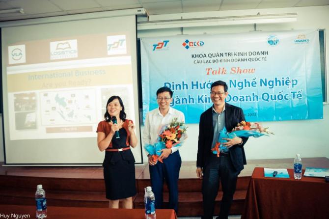 Hoạt động của Câu lạc bộ Nhà hàng – Khách sạn trong Ngày hội truyền thống của trường