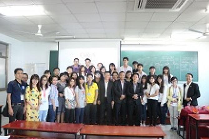  Buổi học với doanh nghiệp - Giao dịch và đàm phán trong hợp đồng ngoại thương