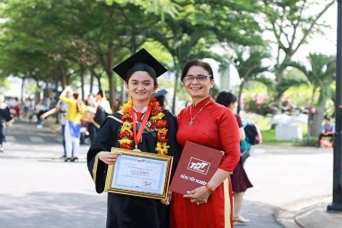 Cựu sinh viên Trịnh Thị Hạ Huyền Khóa 17 