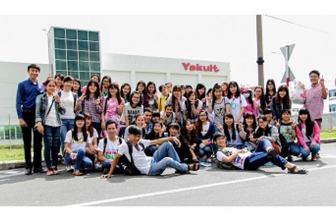 Chuyến đi tham quan nhà máy sản xuất Yakult