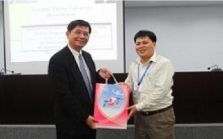 Buổi tọa đàm của Giáo sư Kuo Cheng Kuo với sinh viên khoa QTKD