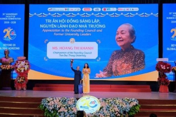 Tri ân Cô Hoàng Thị Khánh - Chủ tịch Hội đồng sáng lập Trường Đại học Tôn Đức Thắng