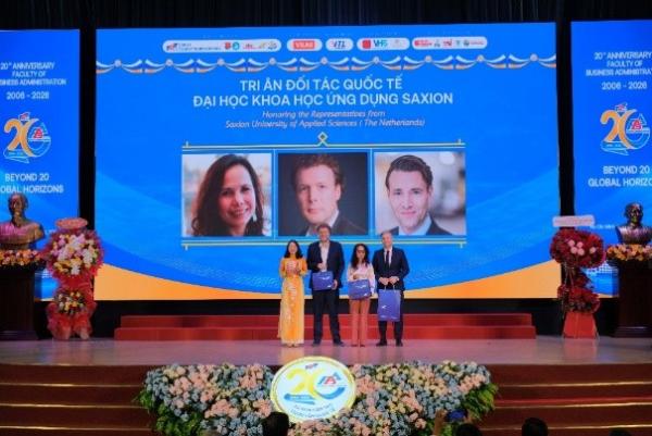 Tri ân lãnh đạo Đại học khoa học ứng dụng Saxion, Hà Lan
