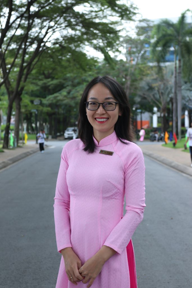 cô Quỳnh Anh