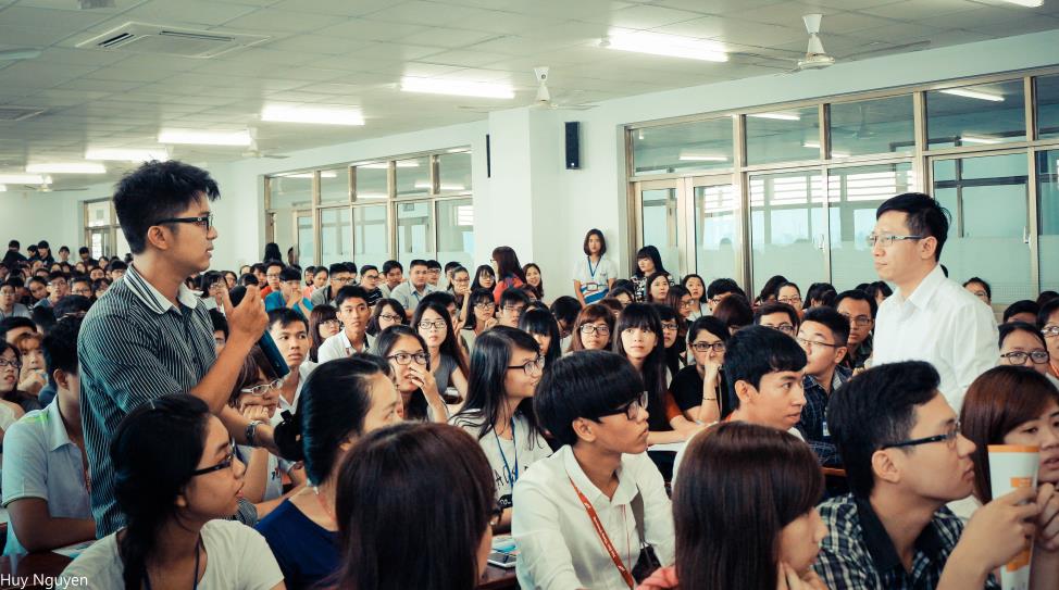 Buổi Talkshow đã thu hút hơn 500 bạn sinh viên đến tham dự và giao lưu trực tiếp cùng các chuyên gia
