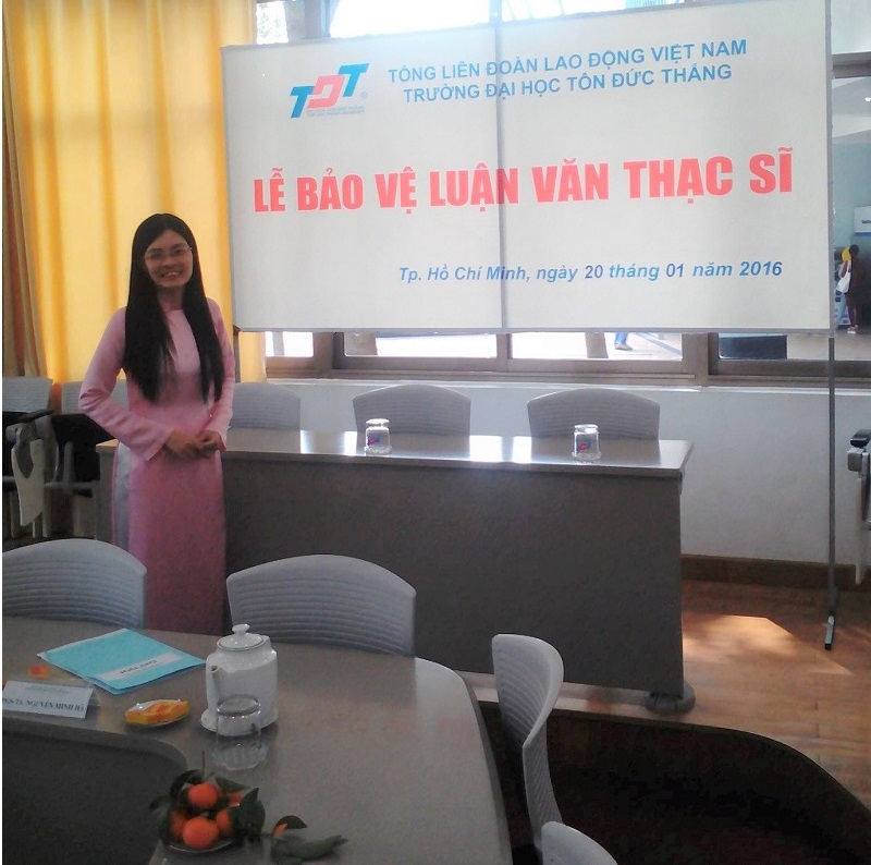 Đỗ Hồng Nga trong buổi bảo vệ luận văn Thạc sĩ vào tháng 01 năm 2016