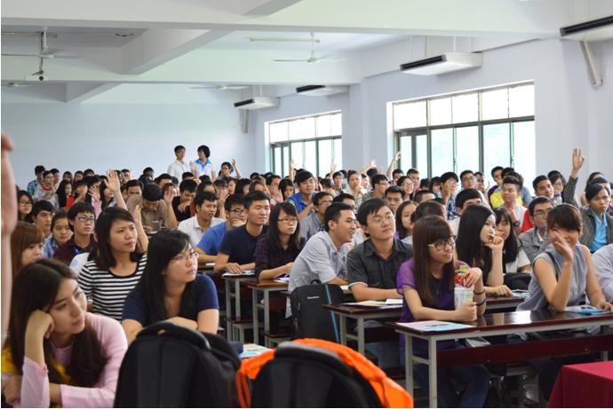 Tại Talkshow, các diễn giả đã chia sẻ một cách sôi nổi về chủ đề Content marketing và giải đáp thắc mắc cho các khán tính giả về chủ đề này.