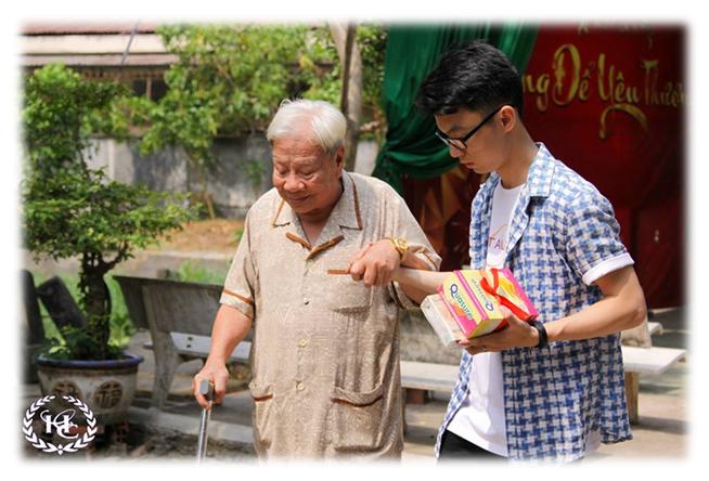 Bài viết về hoạt động bên lề của cuộc thi Hospitality Charm