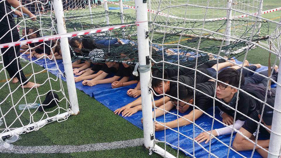 Sinh viên tham gia chương trò chơi tân sinh viên của Khoa