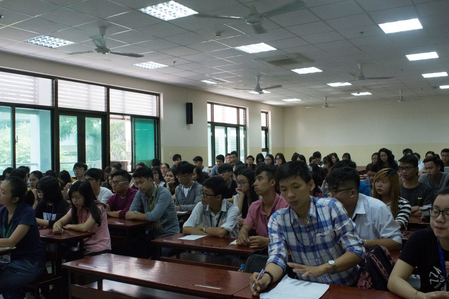 Buổi hội thảo với sự góp mặt của nhiều bạn sinh viên năm 1, 2 ngành Marketing
