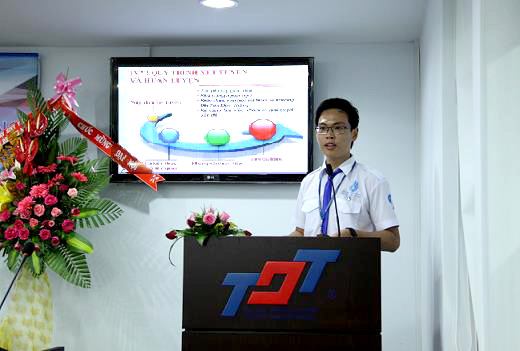Kỳ Vọng trình bày Tham luận tại Đại hội Đại biểu Hội Sinh viên trường