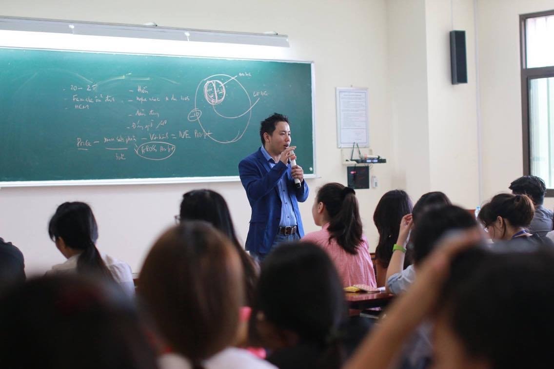 Talkshow “Utilizing STP (Segmentation - Targeting - Positioning) to develop marketing strategies”