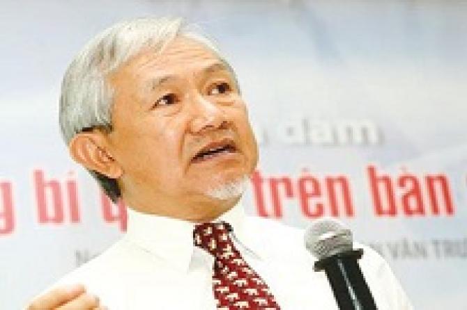 Chuyên gia cao cấp Phan Văn Trường - chuyên gia cao cấp trong lĩnh vực đàm phán quốc tế và là cố vấn của Chính phủ Pháp về thương mại Quốc tế.
